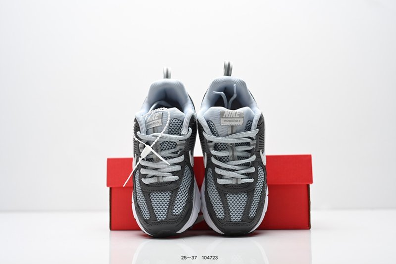 나이키 Zoom Vomero 5 레트로 러닝화 키즈 001-285160