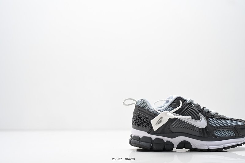 나이키 Zoom Vomero 5 레트로 러닝화 키즈 001-285160