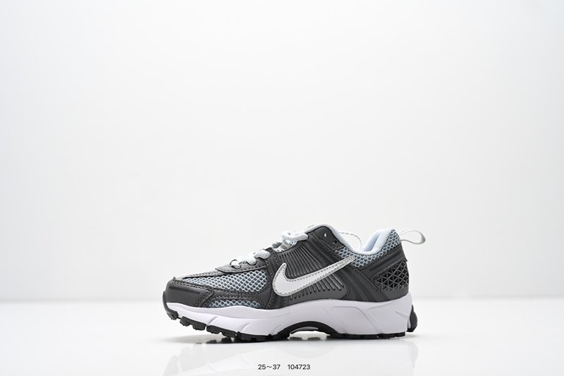 나이키 Zoom Vomero 5 레트로 러닝화 키즈 001-285160