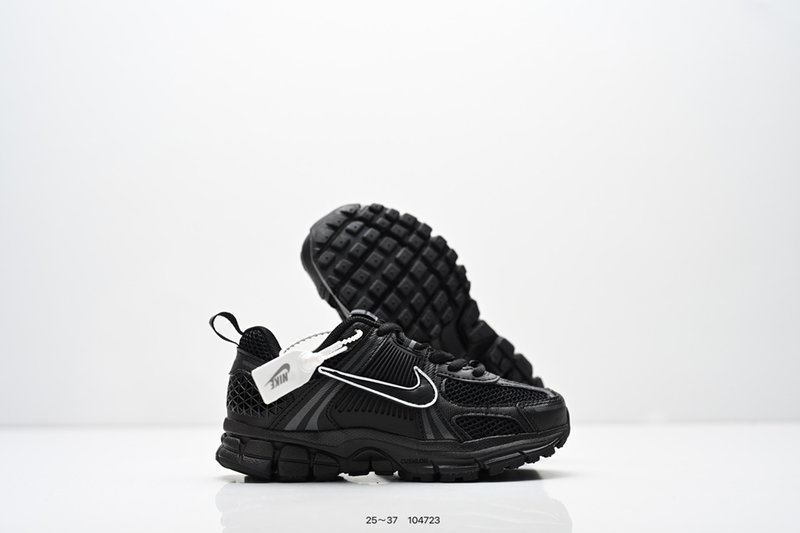나이키 Zoom Vomero 5 키즈 런닝화 001-285161