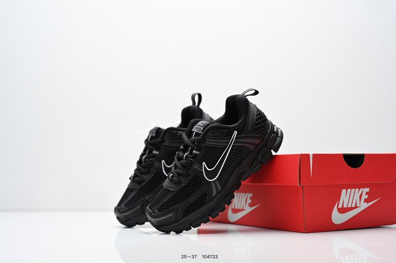 나이키 Zoom Vomero 5 키즈 런닝화 001-285161