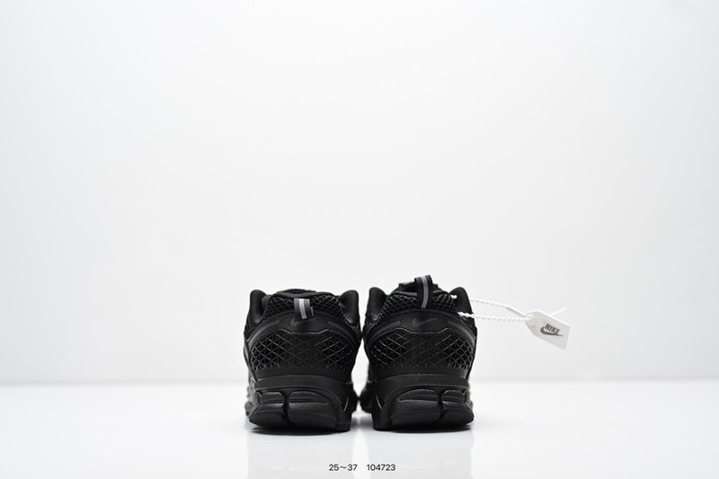 나이키 Zoom Vomero 5 키즈 런닝화 001-285161