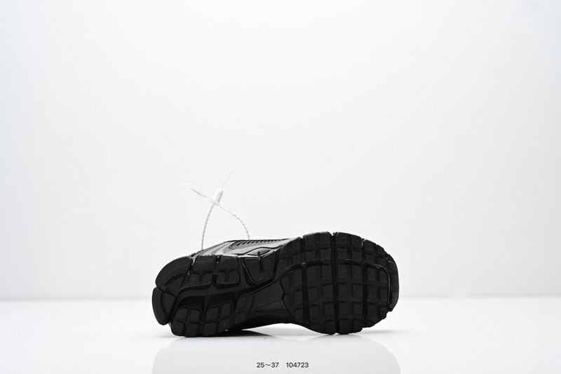 나이키 Zoom Vomero 5 키즈 런닝화 001-285161