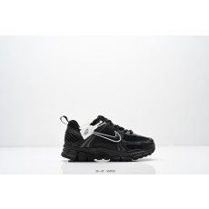 나이키 Zoom Vomero 5 키즈 런닝화 001-285161