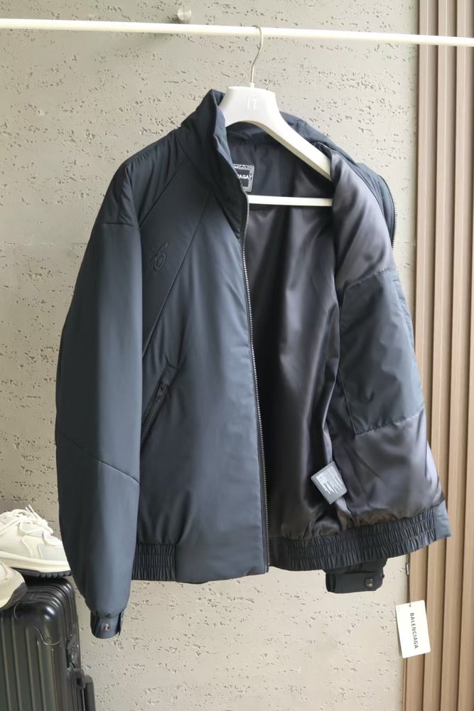발렌시아가 가을겨울 누빔 자켓 001-286051