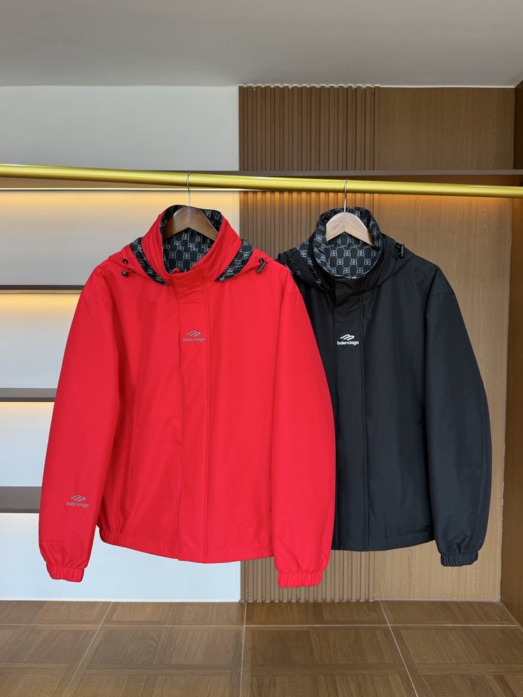 발렌시아가 양면 착용 후드 누빔 자켓 001-286053