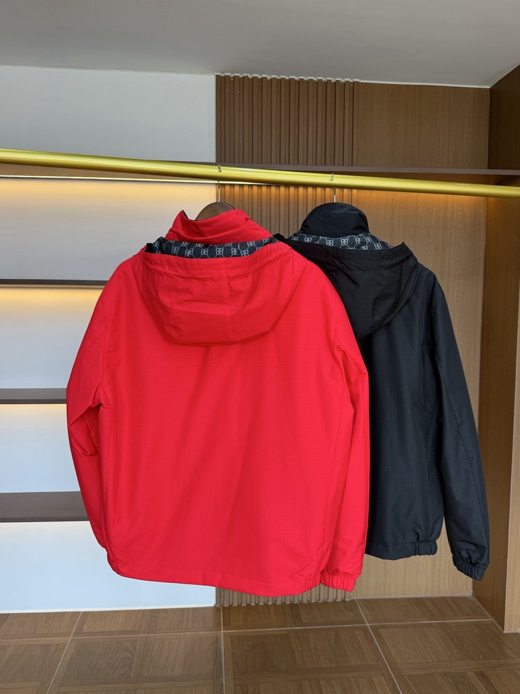발렌시아가 양면 착용 후드 누빔 자켓 001-286053