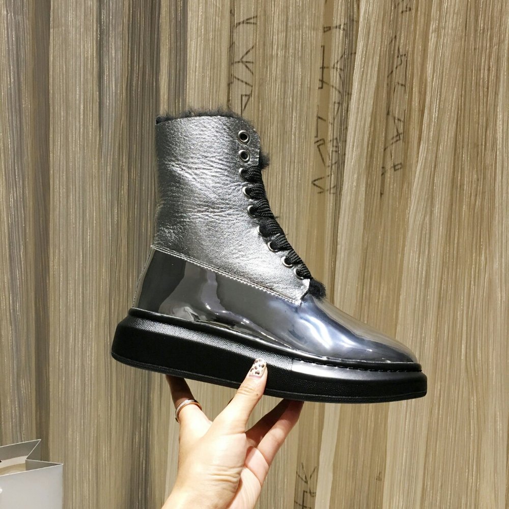 UGG 클래식 스노우부츠 업그레이드 버전 001-286247
