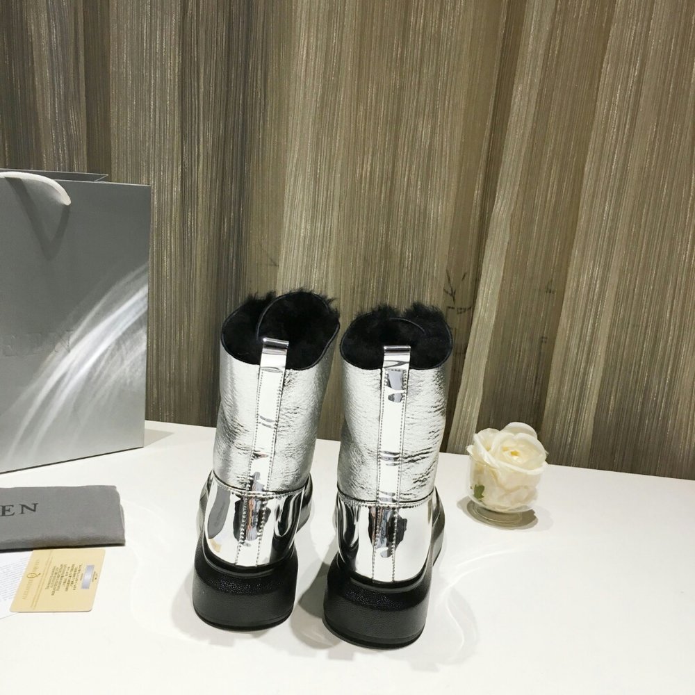 UGG 클래식 스노우부츠 업그레이드 버전 001-286247