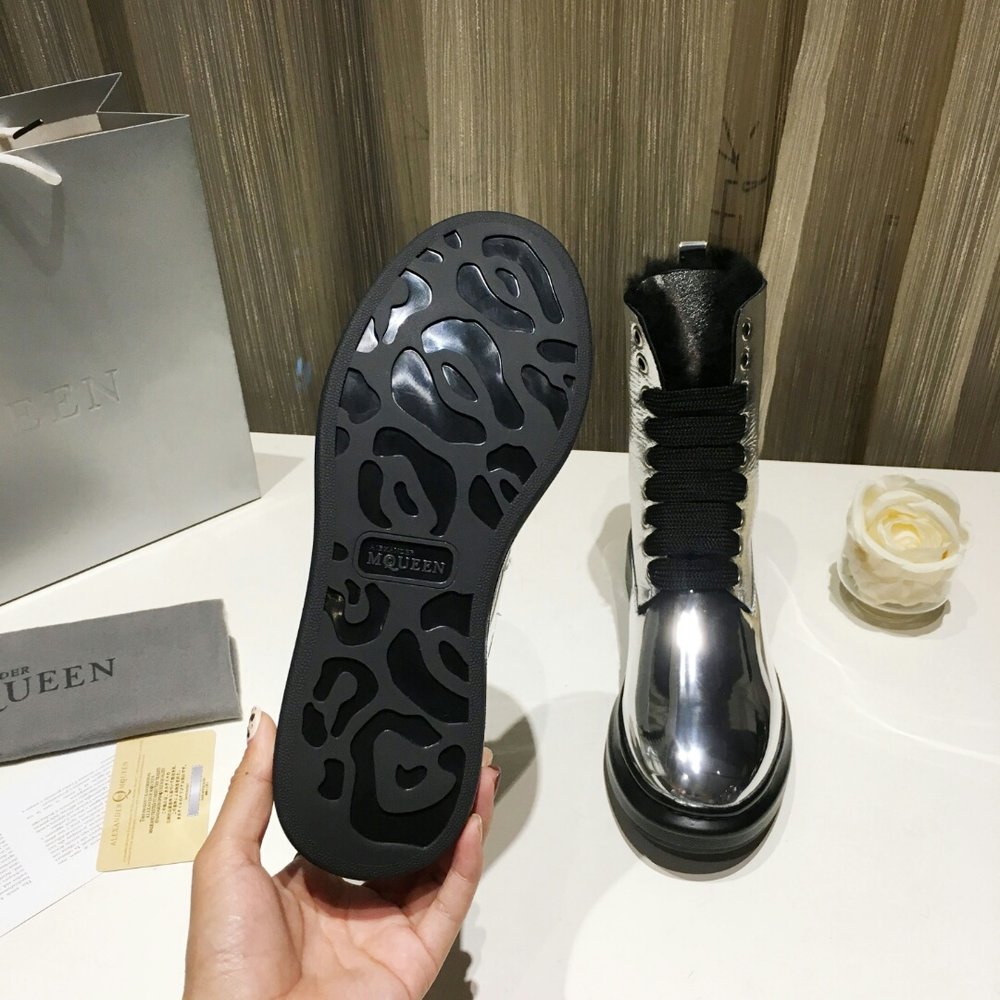 UGG 클래식 스노우부츠 업그레이드 버전 001-286247