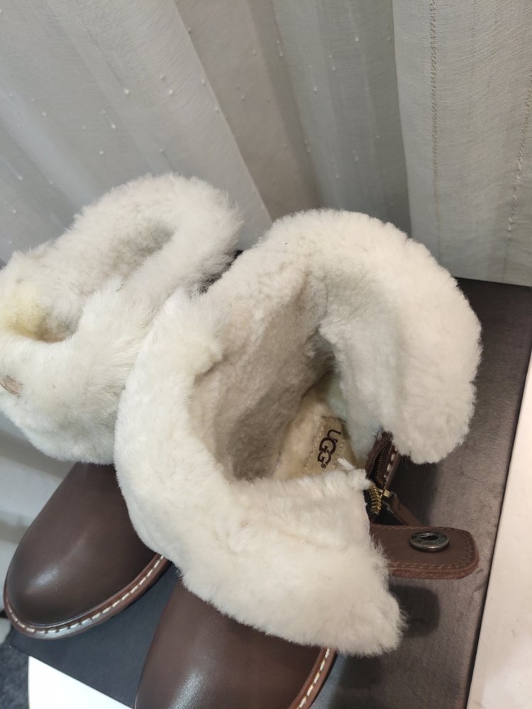 UGG 클래식 업그레이드 2.0 방한부츠 001-286267