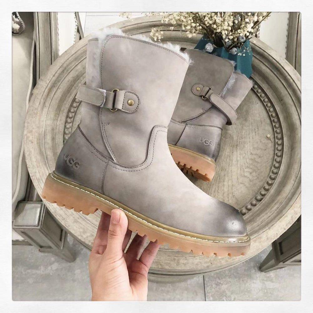 UGG 레트로 마틴 부츠 001-286300