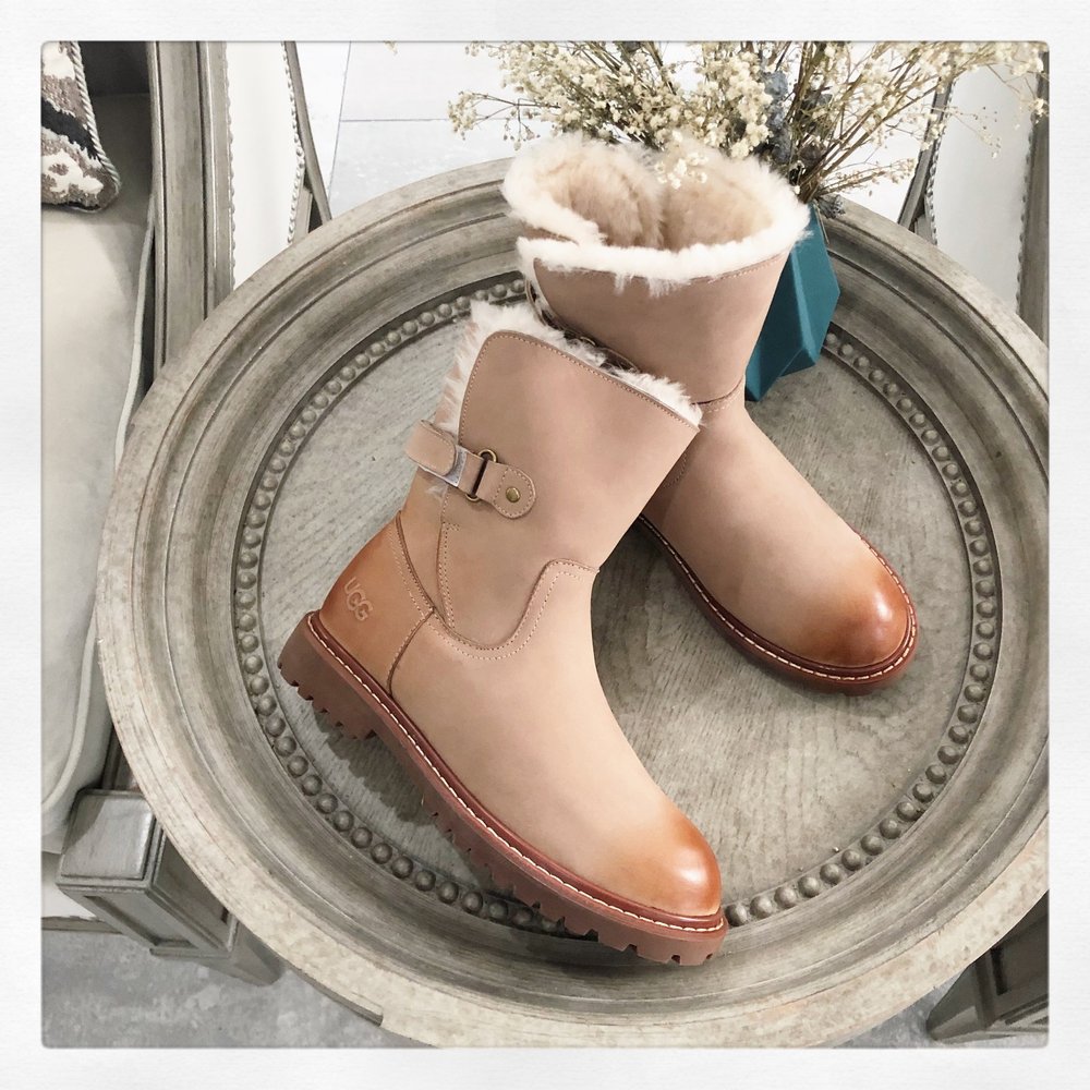 UGG 레트로 마틴 부츠 001-286301