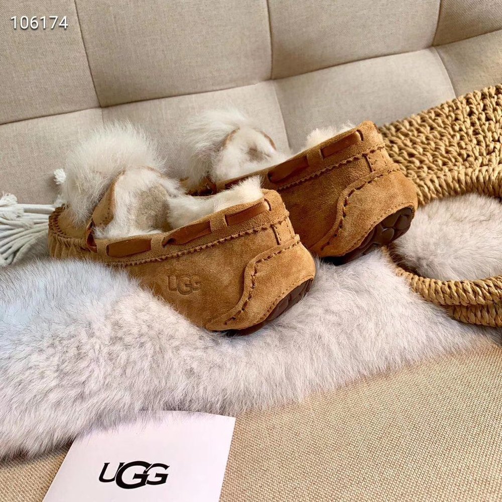 UGG 토스카나 퍼볼 슬리퍼 001-286302