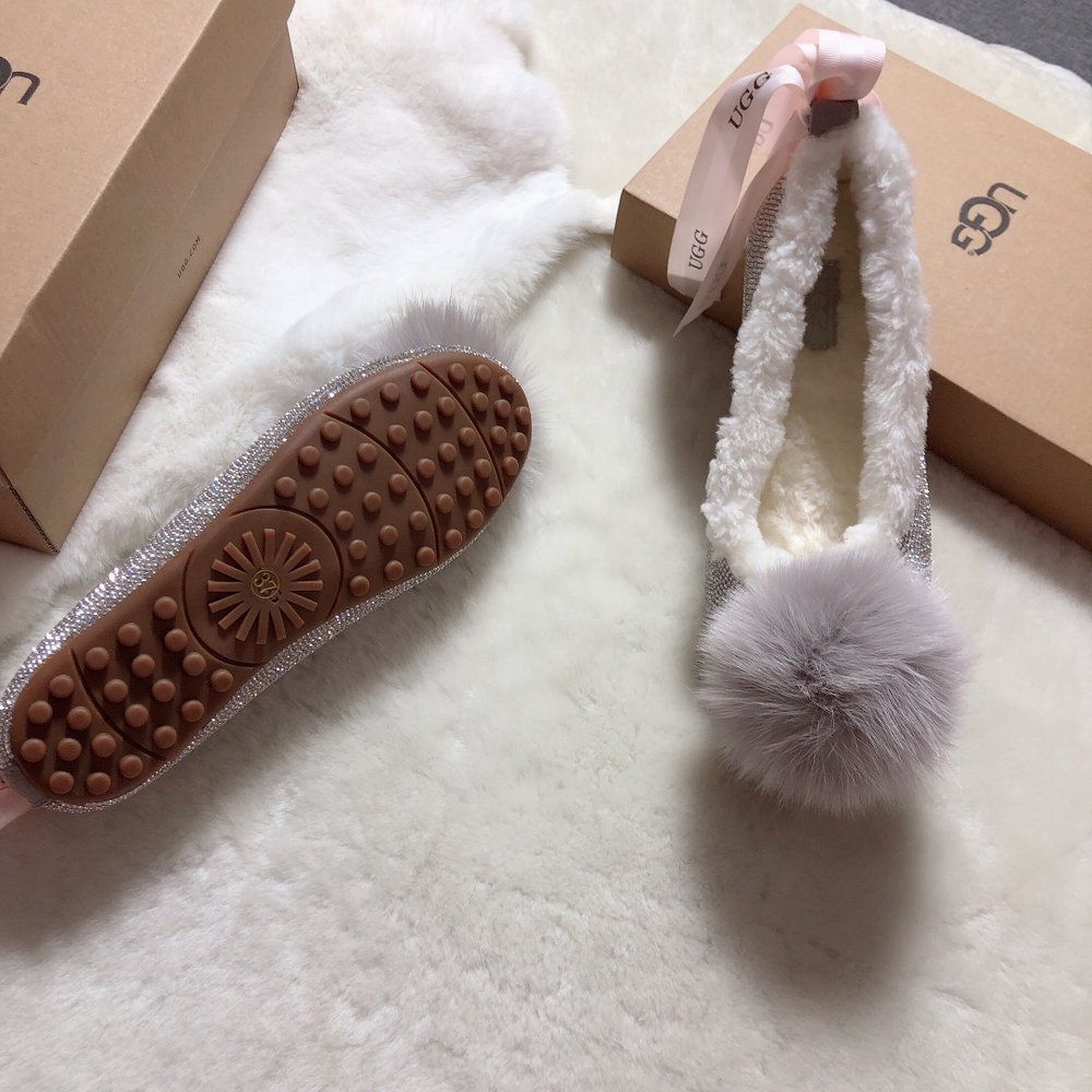 UGG 리틀 러블리 럭셔리 에디션 폼폼 크리스탈 슈즈 001-286363