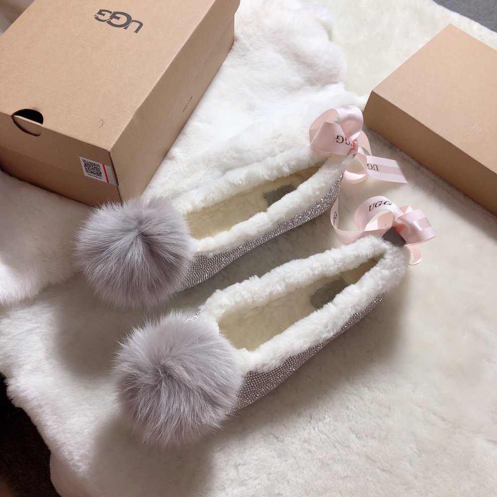 UGG 리틀 러블리 럭셔리 에디션 폼폼 크리스탈 슈즈 001-286363