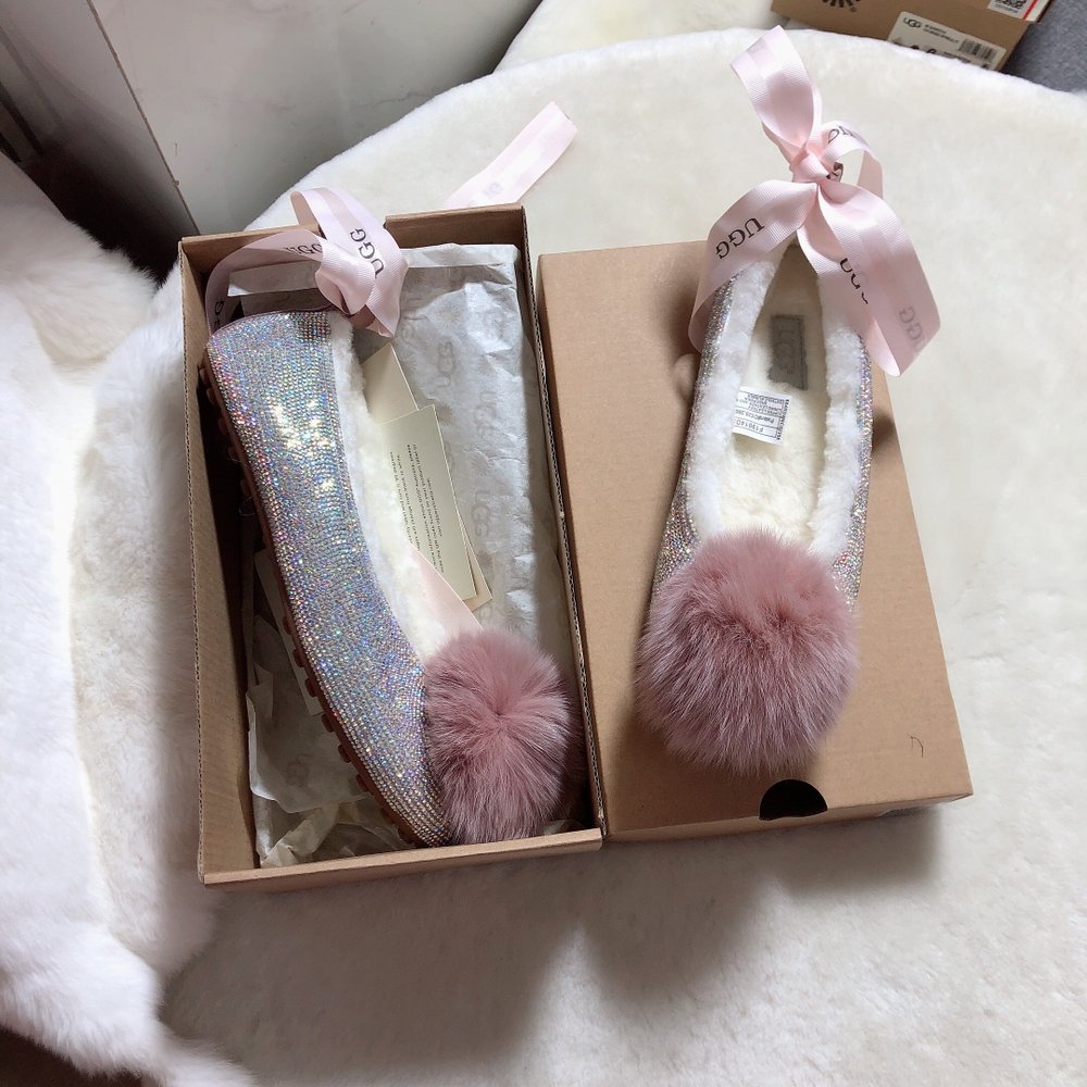 UGG 럭셔리 퐁퐁 퍼볼 숏부츠 001-286364