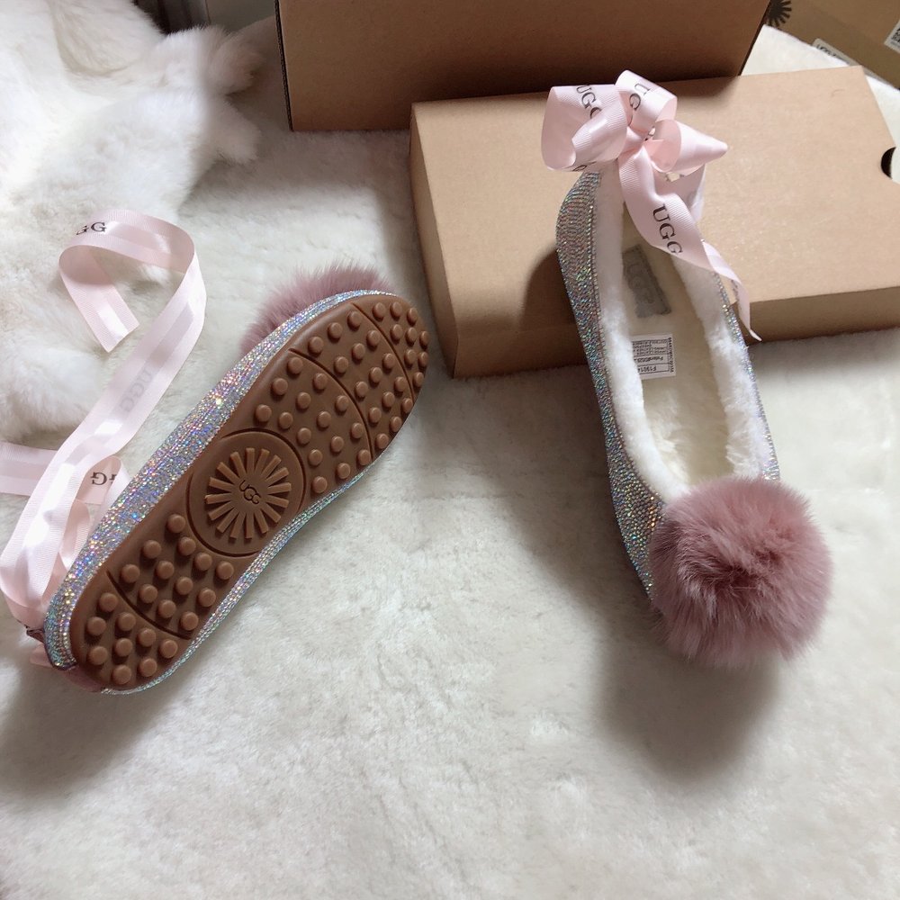 UGG 럭셔리 퐁퐁 퍼볼 숏부츠 001-286364