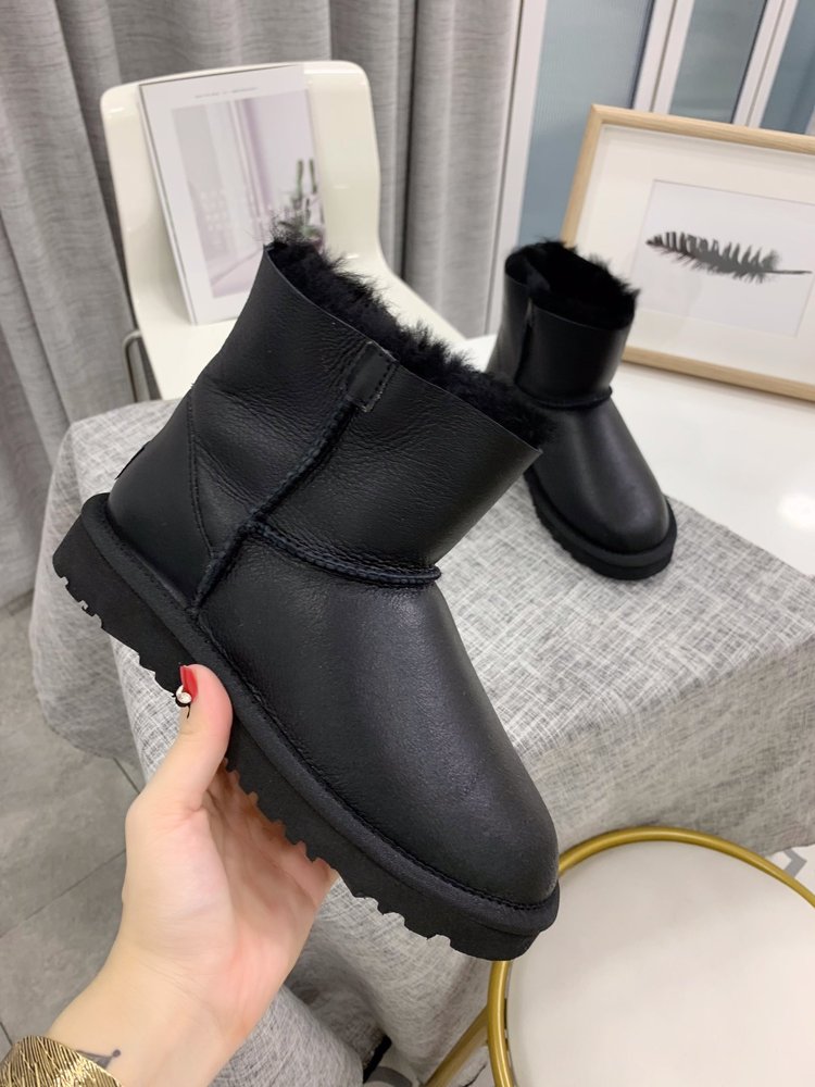 UGG 가죽 털 일체형 여성 부츠 001-286380