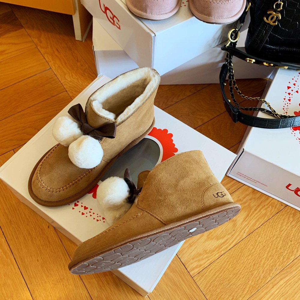 UGG 케일린 캐주얼 스니커즈 001-286410