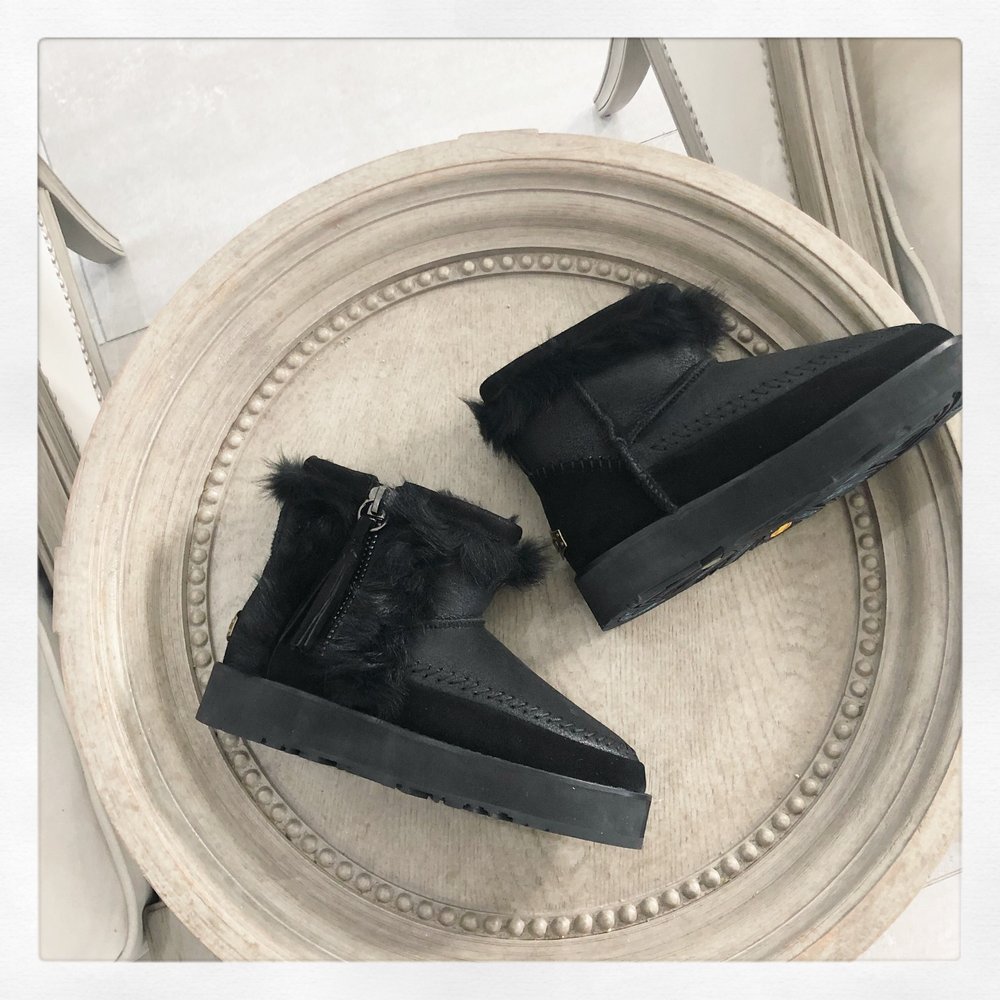 UGG 하이버전 패치 앵클부츠 001-286442