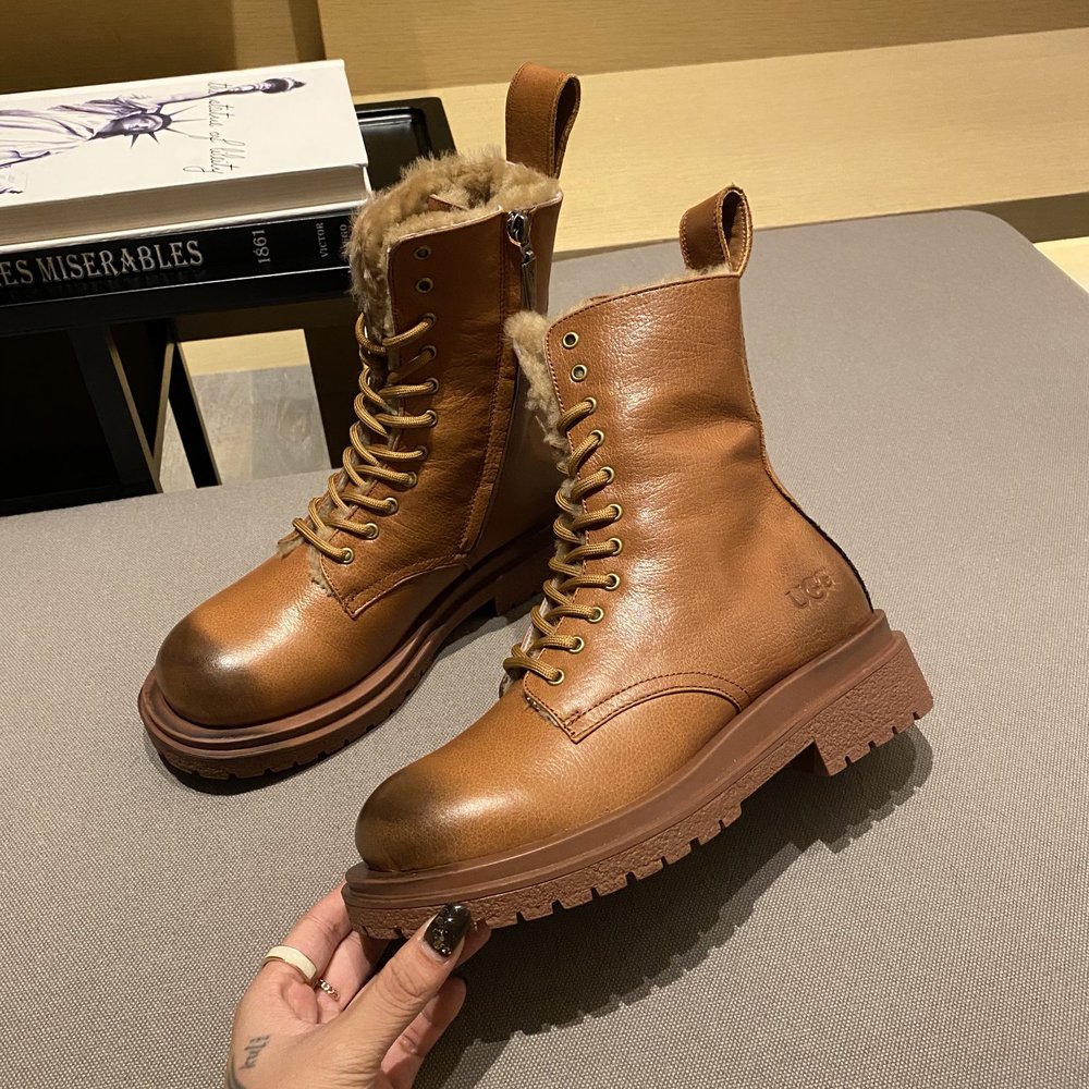 UGG 브라운 겨울 부츠 레이스업 마틴 001-286456