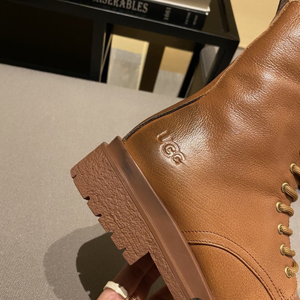UGG 브라운 겨울 부츠 레이스업 마틴 001-286456
