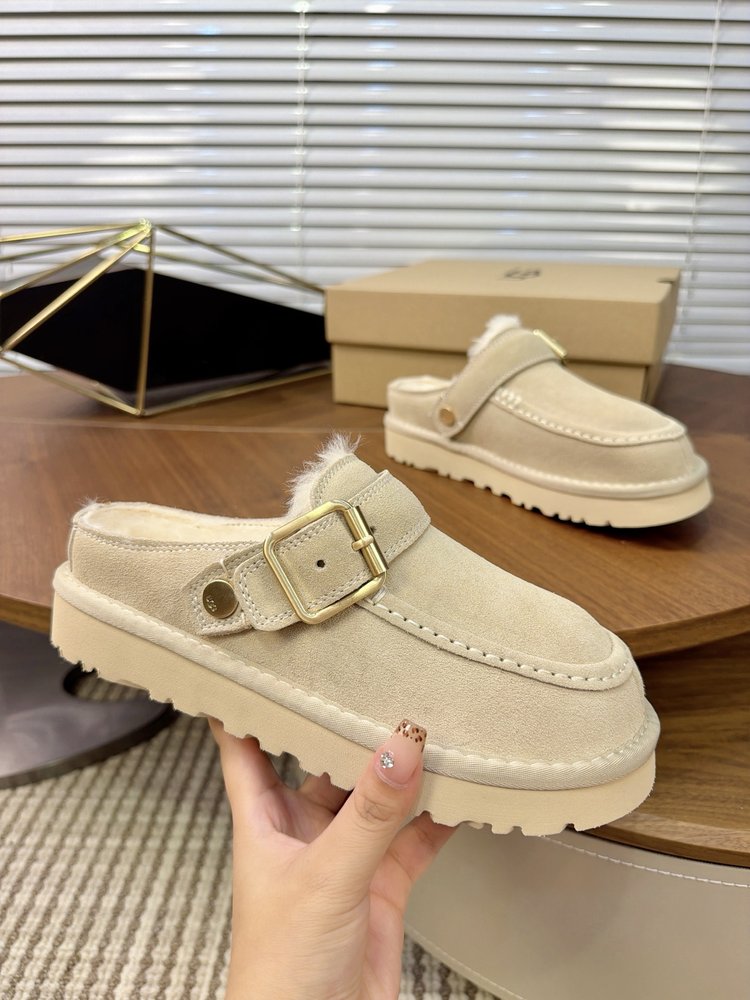 UGG 에블리나 크로그 버클 털 슬리퍼 001-286536