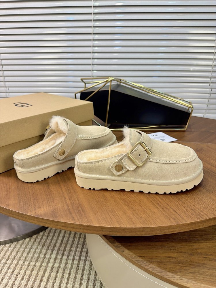 UGG 에블리나 크로그 버클 털 슬리퍼 001-286536