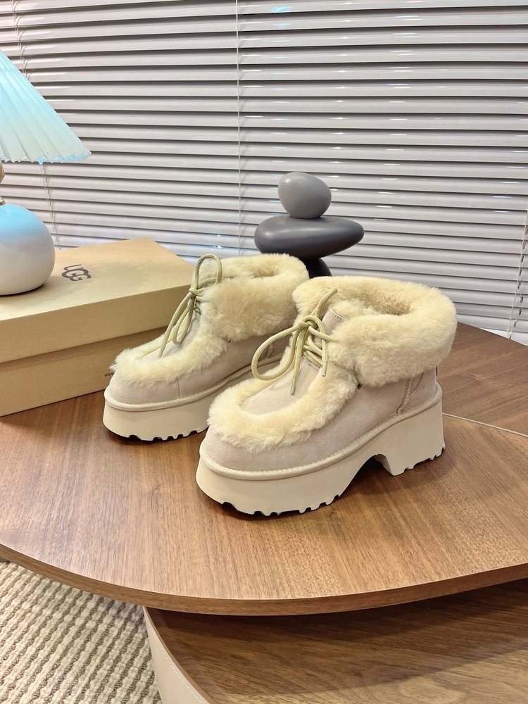 UGG 에스미 레이스업 앵클부츠 001-286547