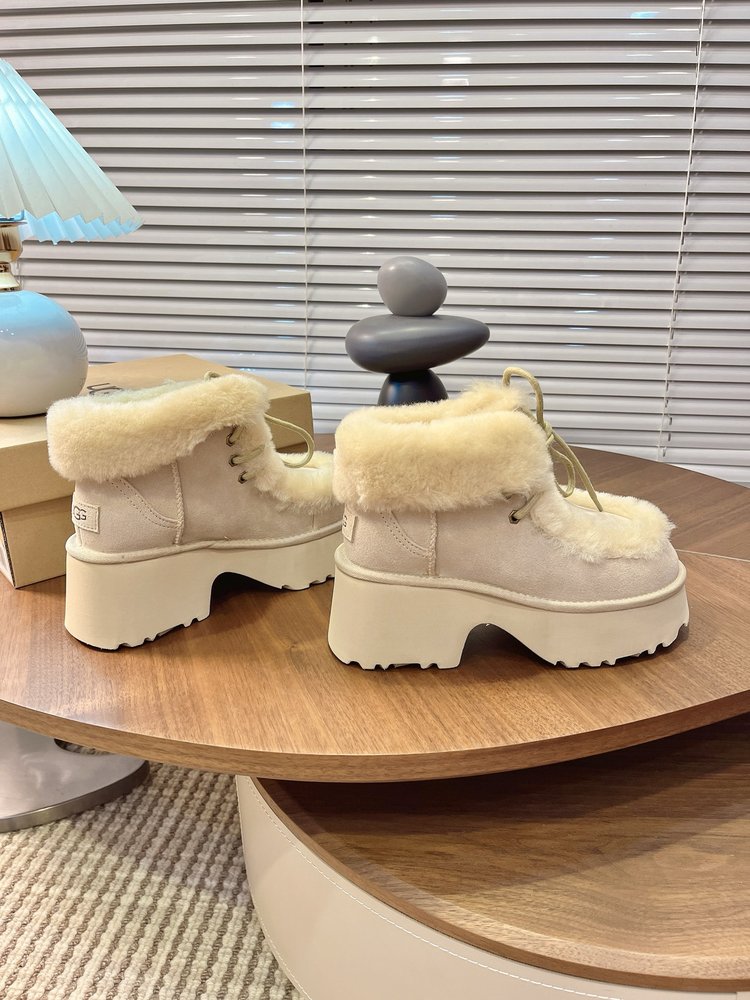 UGG 에스미 레이스업 앵클부츠 001-286547