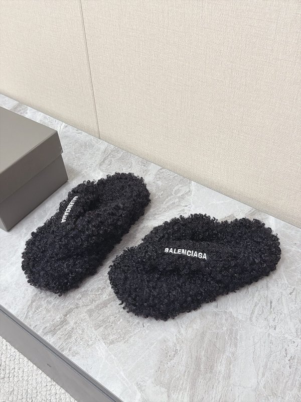 발렌시아가 테디 퍼플립플롭 001-286943