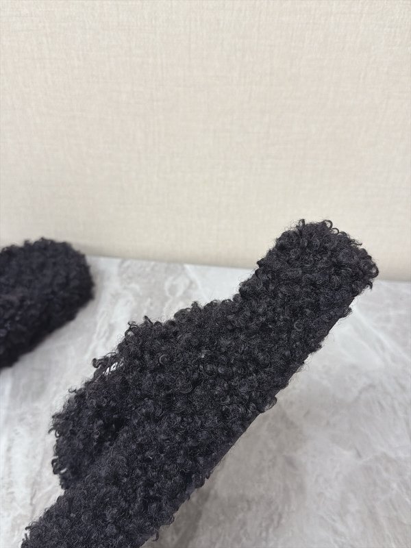 발렌시아가 테디 퍼플립플롭 001-286943