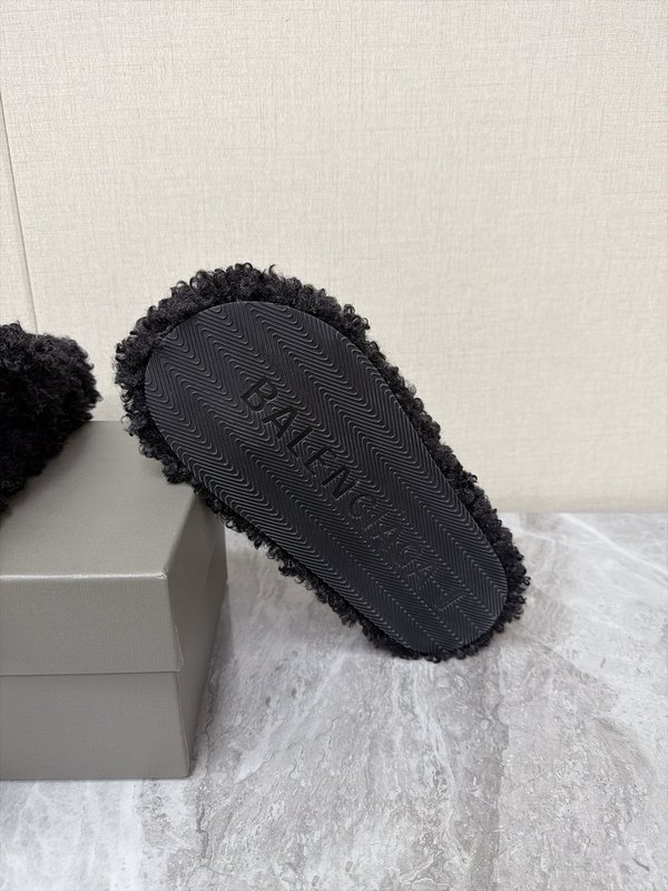 발렌시아가 테디 퍼플립플롭 001-286943
