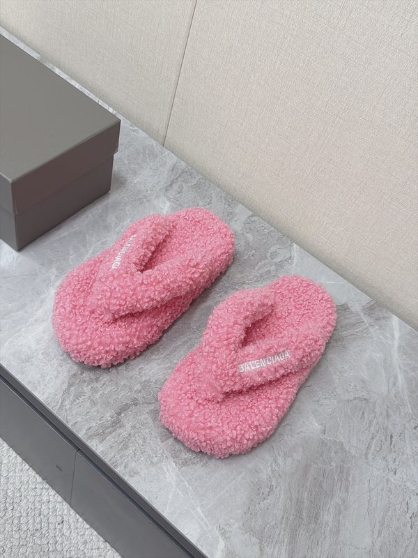 발렌시아가 커플 테디 플리스 슬리퍼 001-286944