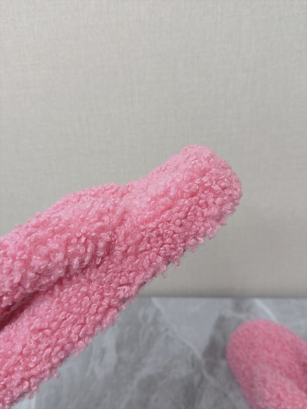 발렌시아가 커플 테디 플리스 슬리퍼 001-286944