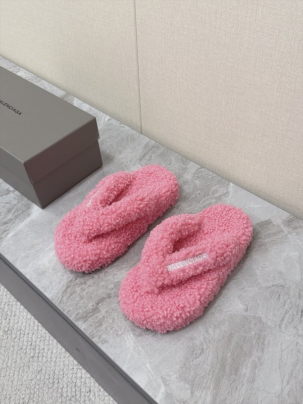 발렌시아가 커플 테디 플리스 슬리퍼 001-286944