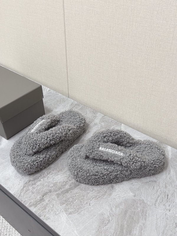 발렌시아가 테디 퍼플립플롭 001-286945