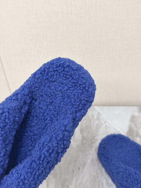 발렌시아가 테디 보아 플립플랍 001-286946