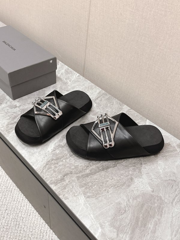 발렌시아가 25SS 컬렉션 커플 슬리퍼 001-286976