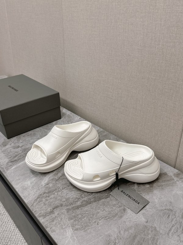 발렌시아가 슬리퍼 001-286980