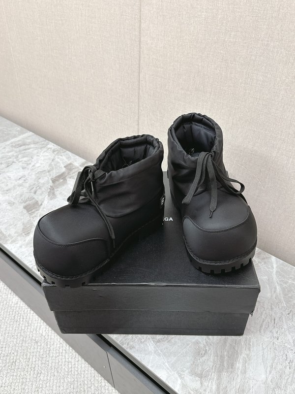 발렌시아가 스키 컬렉션 스노우부츠 001-286985