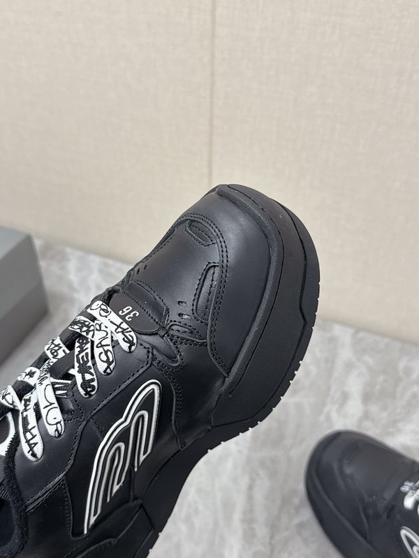 발렌시아가 봄여름 햄프턴 운동화 001-286996