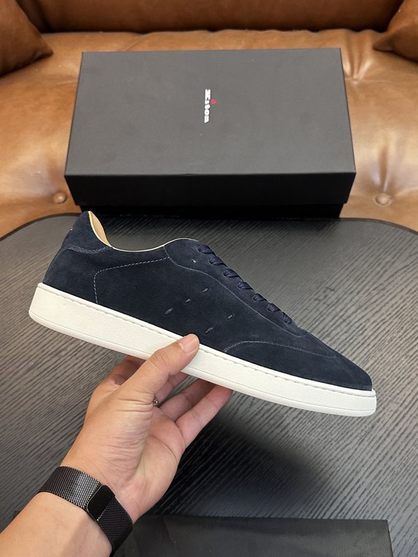 Kiton 송아지가죽 남성 스니커즈 001-287097