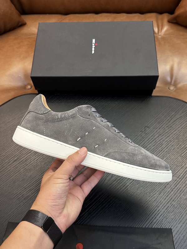 Kiton 남성 소가죽 운동화 001-287098