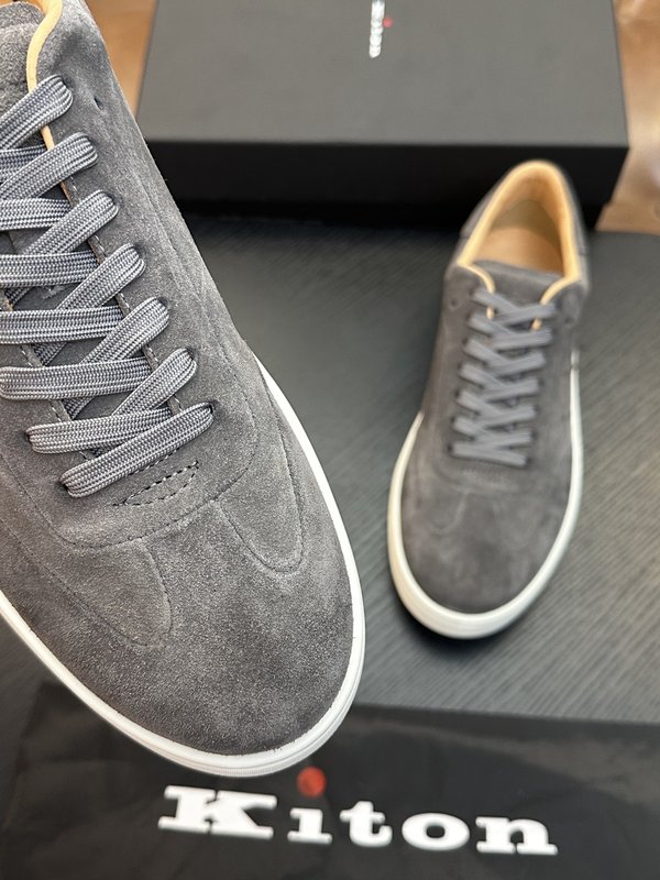 Kiton 남성 소가죽 운동화 001-287098