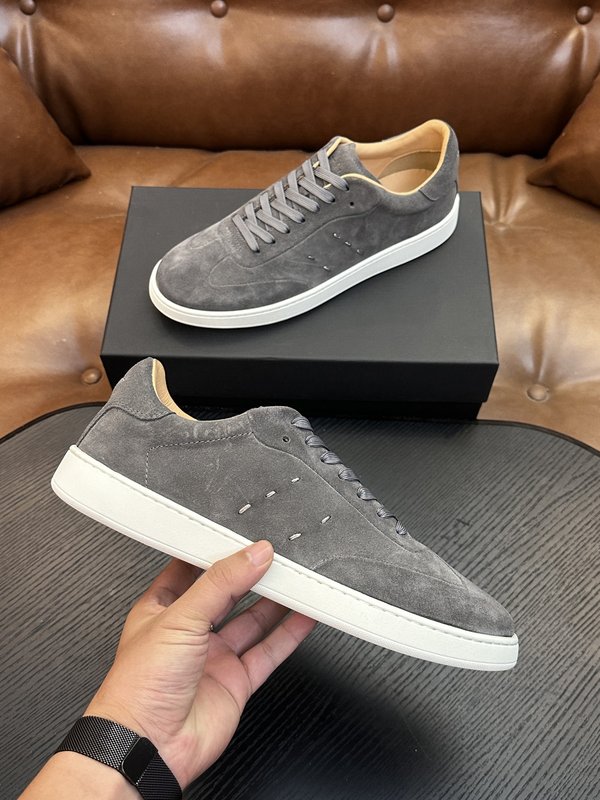 Kiton 남성 소가죽 운동화 001-287098