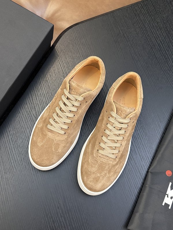 Kiton 남성 소가죽 운동화 001-287099