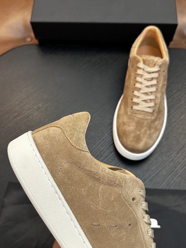 Kiton 남성 소가죽 운동화 001-287099