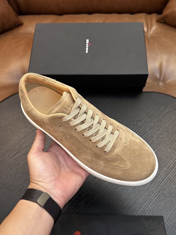 Kiton 남성 소가죽 운동화 001-287099